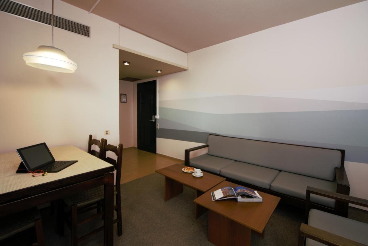 Marina Alimos Hotel Apartments 아테네 외부 사진