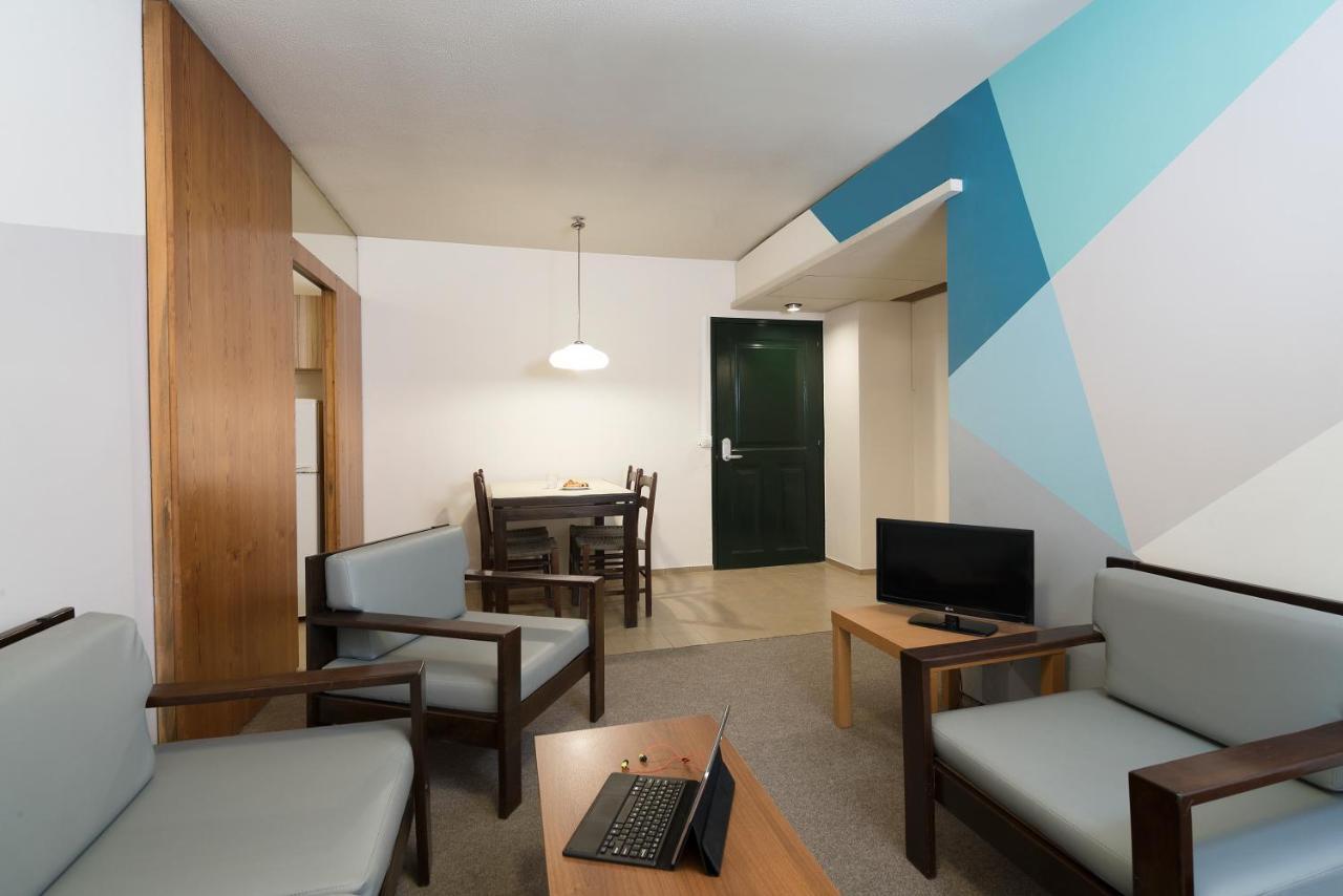 Marina Alimos Hotel Apartments 아테네 외부 사진