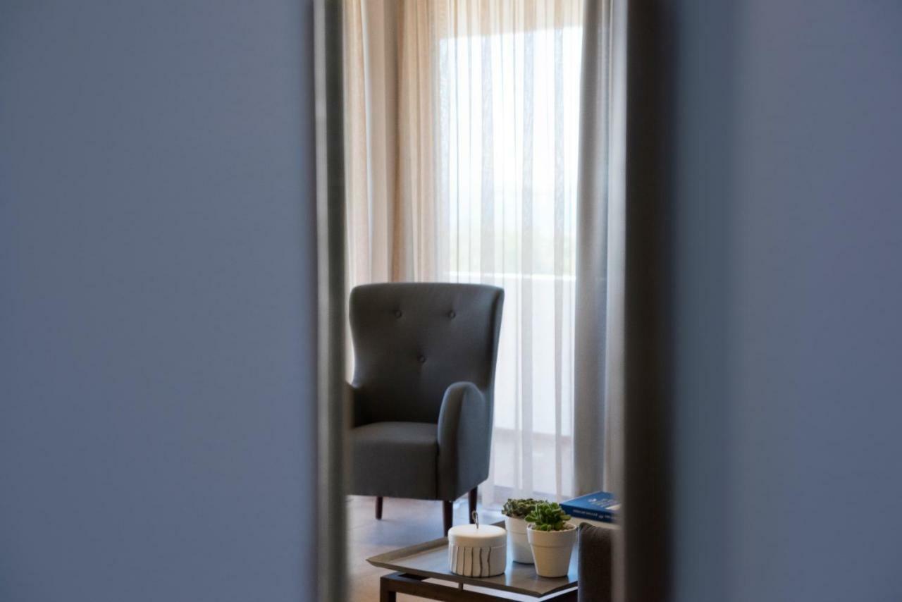 Marina Alimos Hotel Apartments 아테네 외부 사진